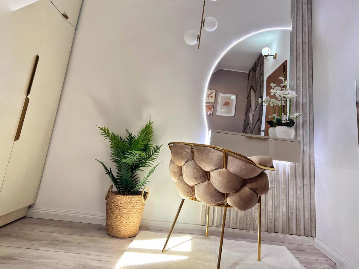 Studio Poienii - A Cozy Stay 5 Min Away From The Center Bistriţa Eksteriør billede