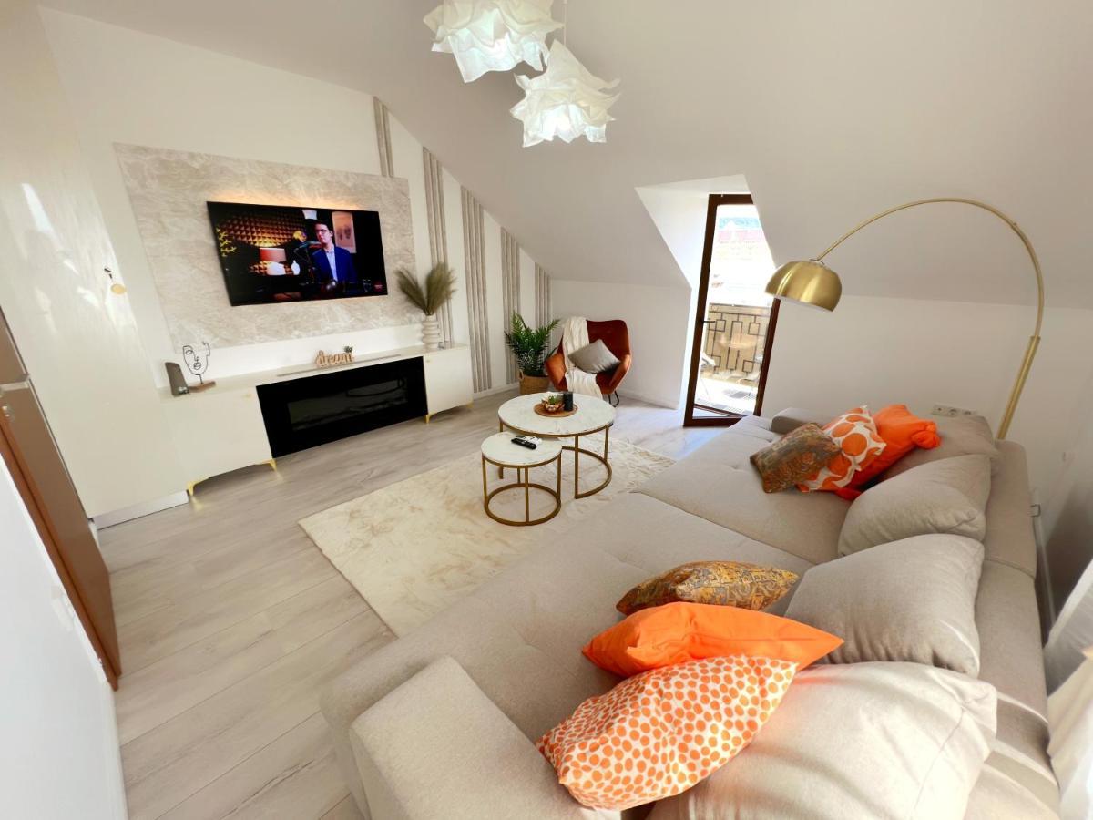 Studio Poienii - A Cozy Stay 5 Min Away From The Center Bistriţa Eksteriør billede