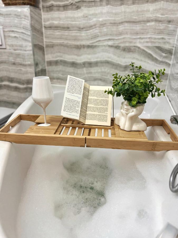 Studio Poienii - A Cozy Stay 5 Min Away From The Center Bistriţa Eksteriør billede